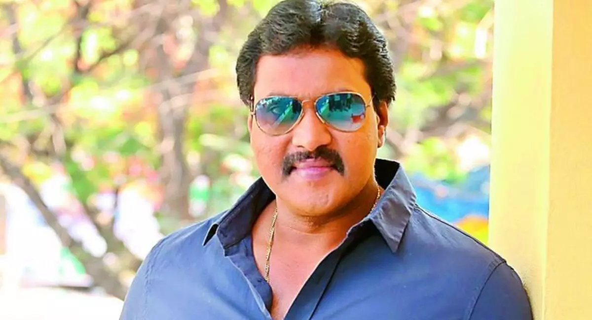 సునీల్ పొలిటికల్ ఎంట్రీ.. నిజమేనా? సునీల్ పొలిటికల్ ఎంట్రీ.. నిజమేనా?