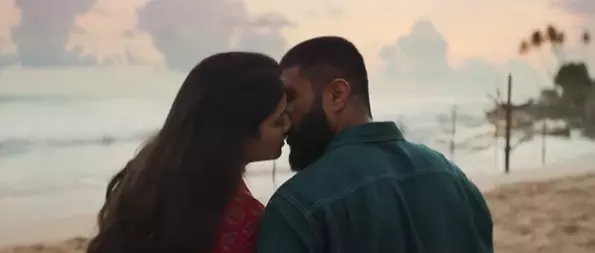 విజయ్-భాగ్యశ్రీ రొమాంటిక్ కెమిస్ట్రీ! విజయ్-భాగ్యశ్రీ రొమాంటిక్ కెమిస్ట్రీ!