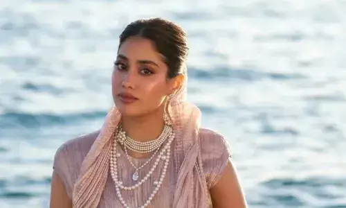 కేన్స్ ఫిల్మ్ ఫెస్టివల్ లో జాన్వీ మెరుపులు !