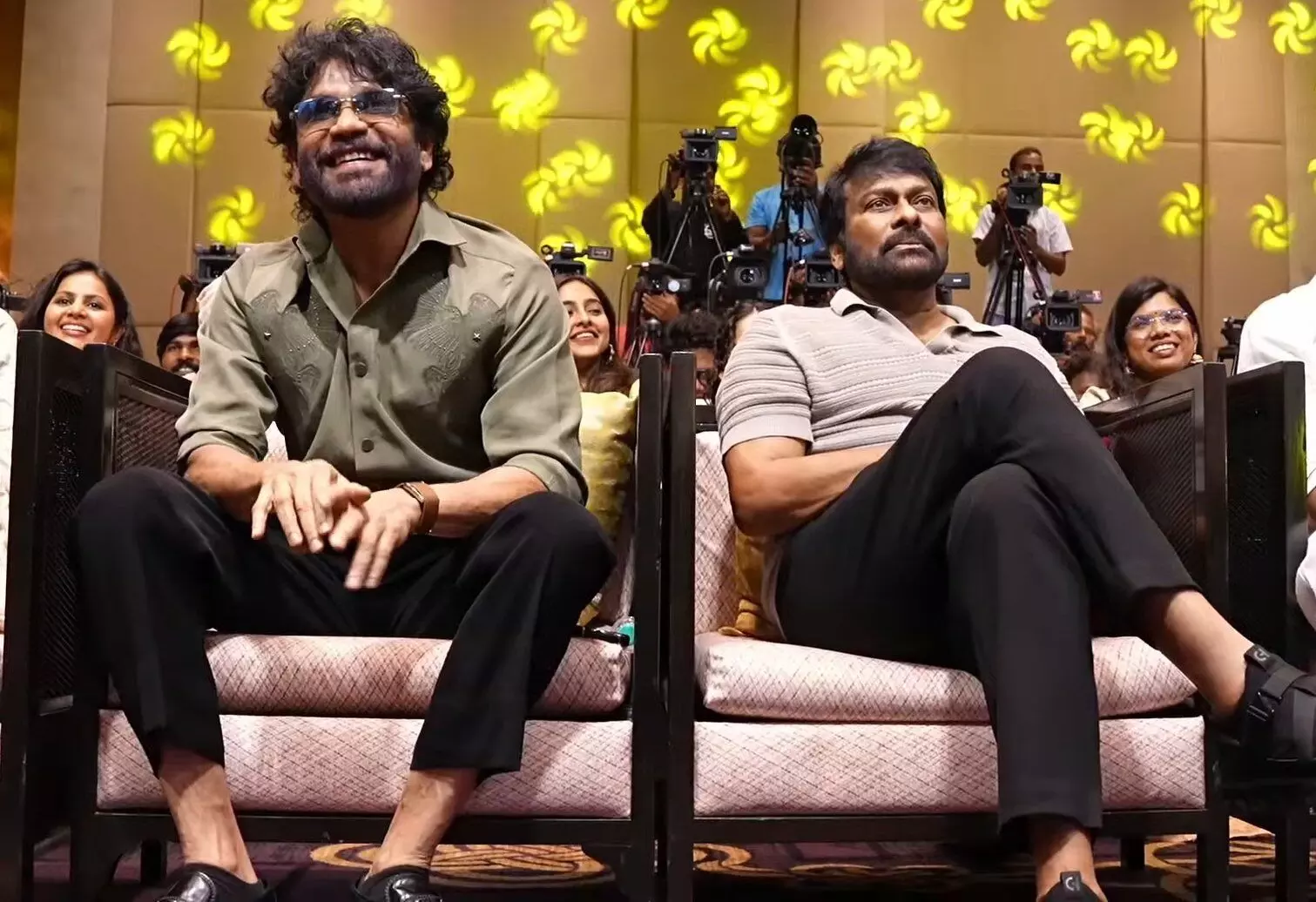 నాగ్ ను ఫాలో అవ్వనున్న చిరు! నాగ్ ను ఫాలో అవ్వనున్న చిరు!
