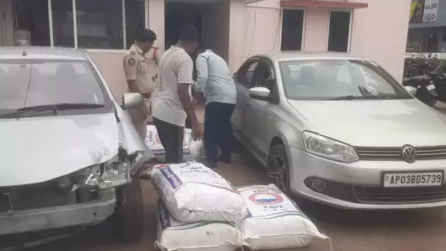 జోరుగా సాగుతున్న గంజాయి సాగు...అనకాపల్లిలో పట్టుకున్న 369 కేజీలు జోరుగా సాగుతున్న గంజాయి సాగు...అనకాపల్లిలో పట్టుకున్న 369 కేజీలు