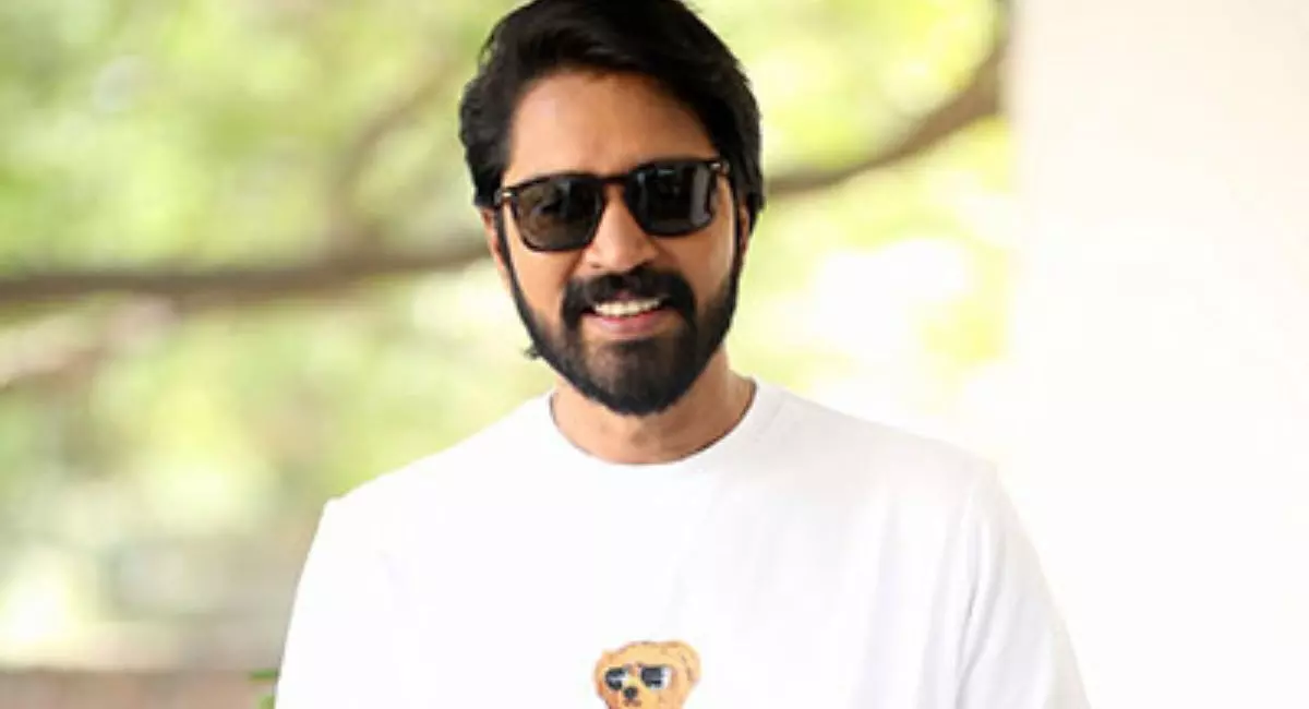 రంభ, ఊర్వశి, మేనక అంటోన్న అల్లరోడు! రంభ, ఊర్వశి, మేనక అంటోన్న అల్లరోడు!