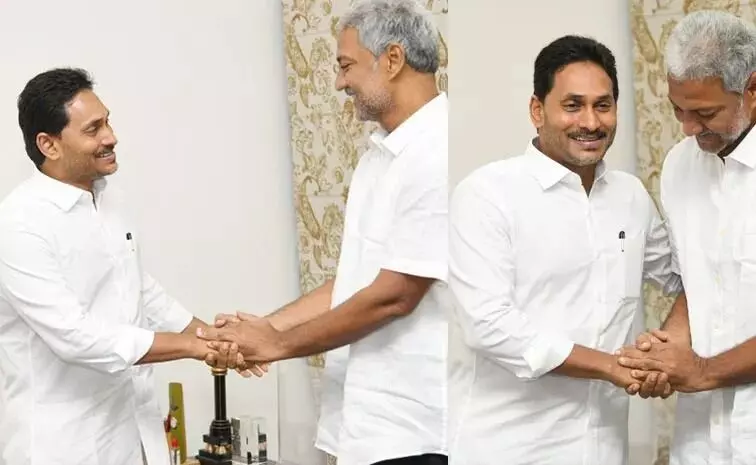 వైఎస్ జగన్ను కలిసిన వల్లభనేని వంశీ దంపతులు వైఎస్ జగన్ను కలిసిన వల్లభనేని వంశీ దంపతులు
