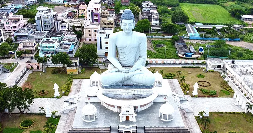 అమరావతి నిర్మాణానికి కేంద్రం నుంచి బలమైన మద్దతు! అమరావతి నిర్మాణానికి కేంద్రం నుంచి బలమైన మద్దతు!