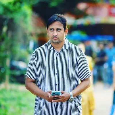 జర్నలిస్టు నుంచి నిర్మాతగా జర్నలిస్టు నుంచి నిర్మాతగా