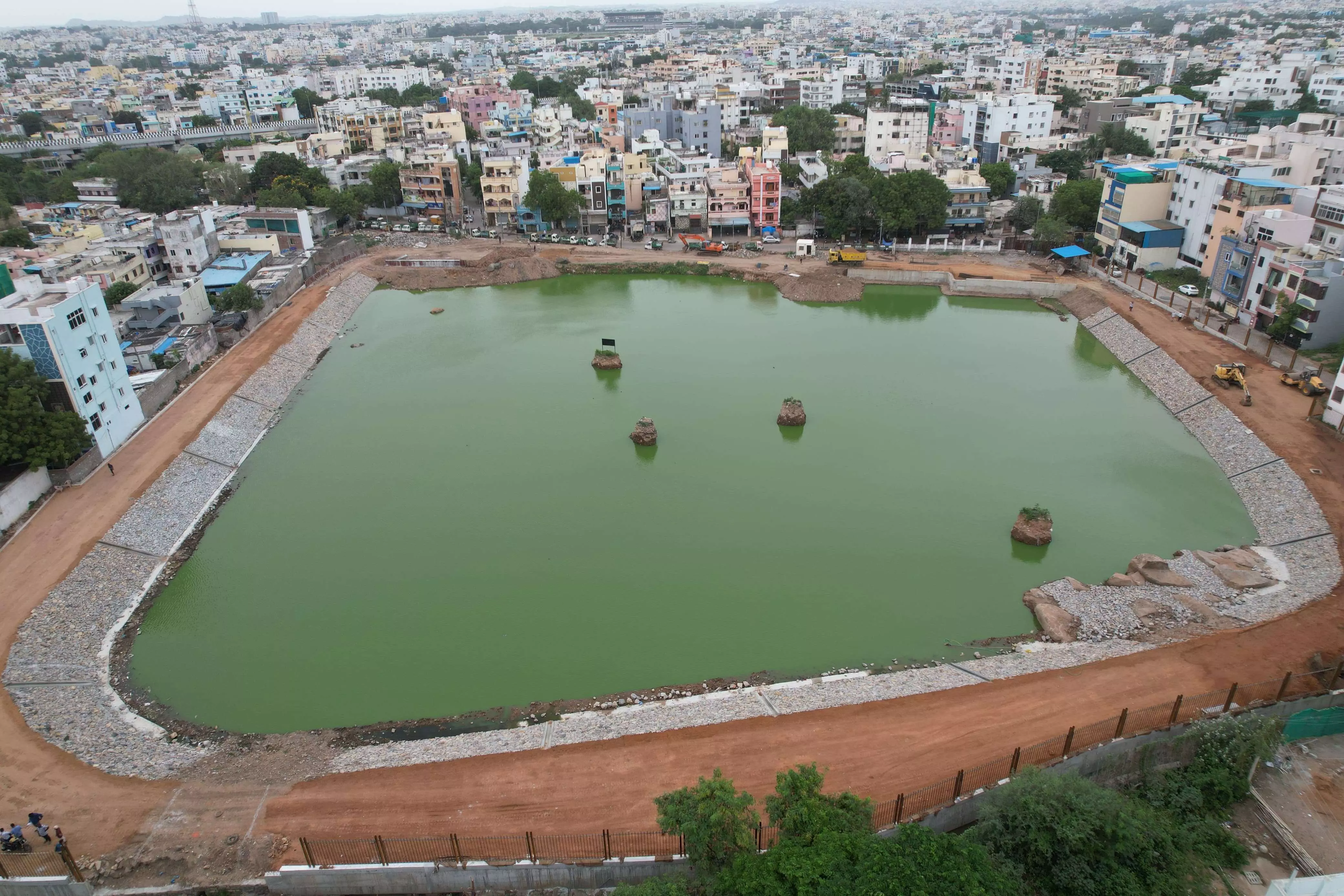 బతుకమ్మకుంట పునరుజ్జీవనం – హైదరాబాద్కు ఒక హరిత శుభవార్త బతుకమ్మకుంట పునరుజ్జీవనం – హైదరాబాద్కు ఒక హరిత శుభవార్త