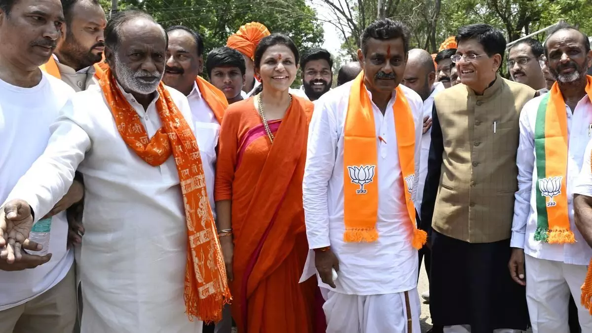 కార్యకర్తలను అవమానించిన బీజేపీ ఎంపీ కొండా విశ్వేశ్వర్ రెడ్డి! కార్యకర్తలను అవమానించిన బీజేపీ ఎంపీ కొండా విశ్వేశ్వర్ రెడ్డి!