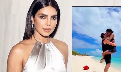 Priyanka and Nick Jonas in beach mode