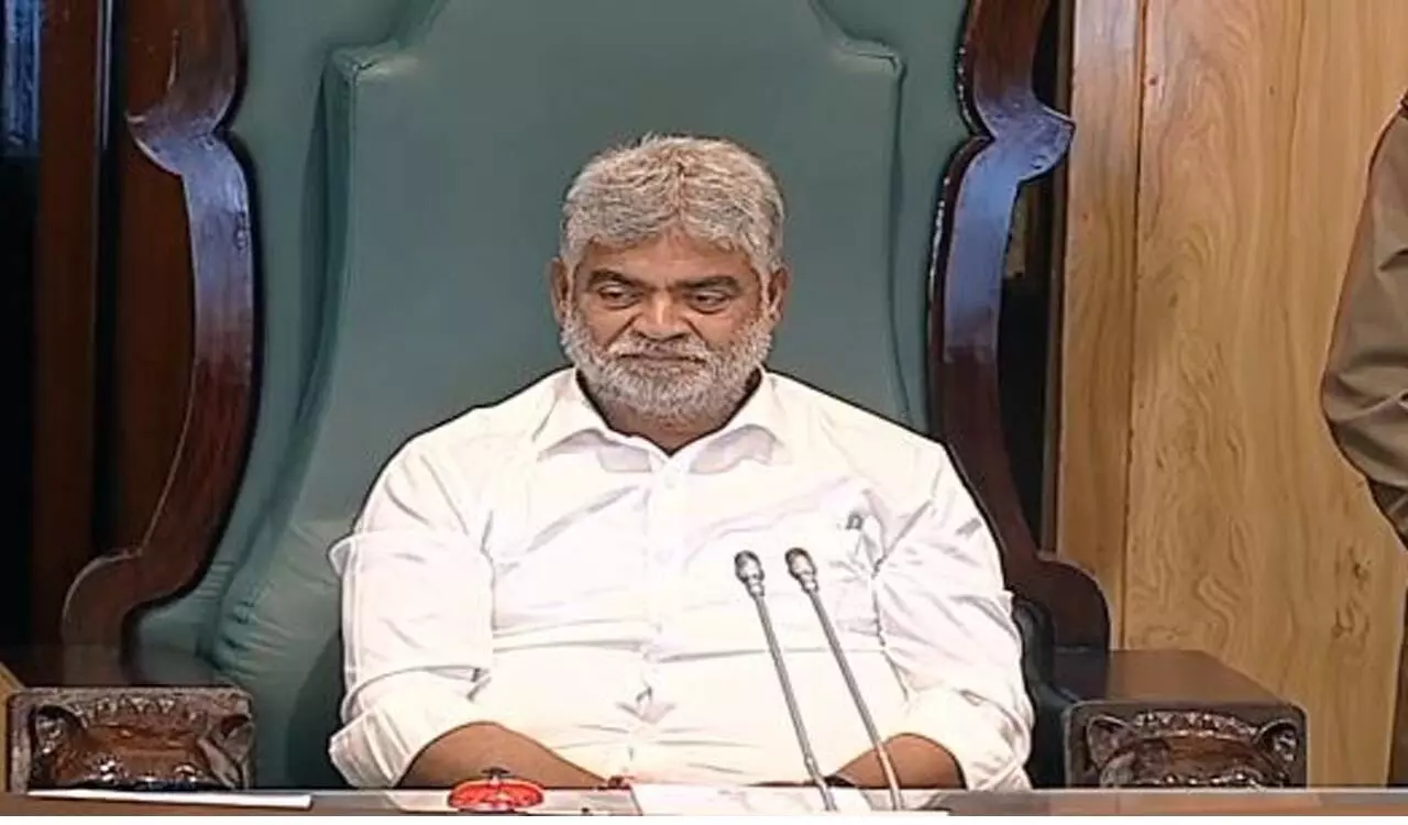 ఎమ్మెల్యేలకు నోటీసులు ఇచ్చిన స్పీకర్ ఎమ్మెల్యేలకు నోటీసులు ఇచ్చిన స్పీకర్