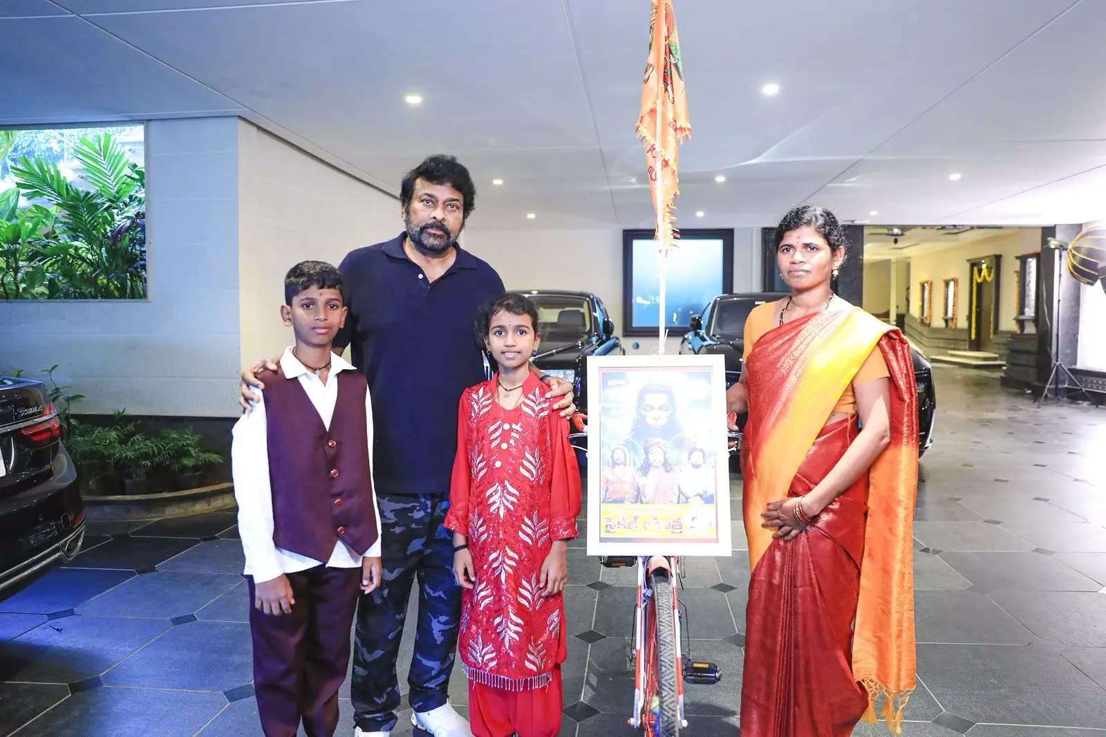 అభిమానికి అండగా చిరంజీవి అభిమానికి అండగా చిరంజీవి