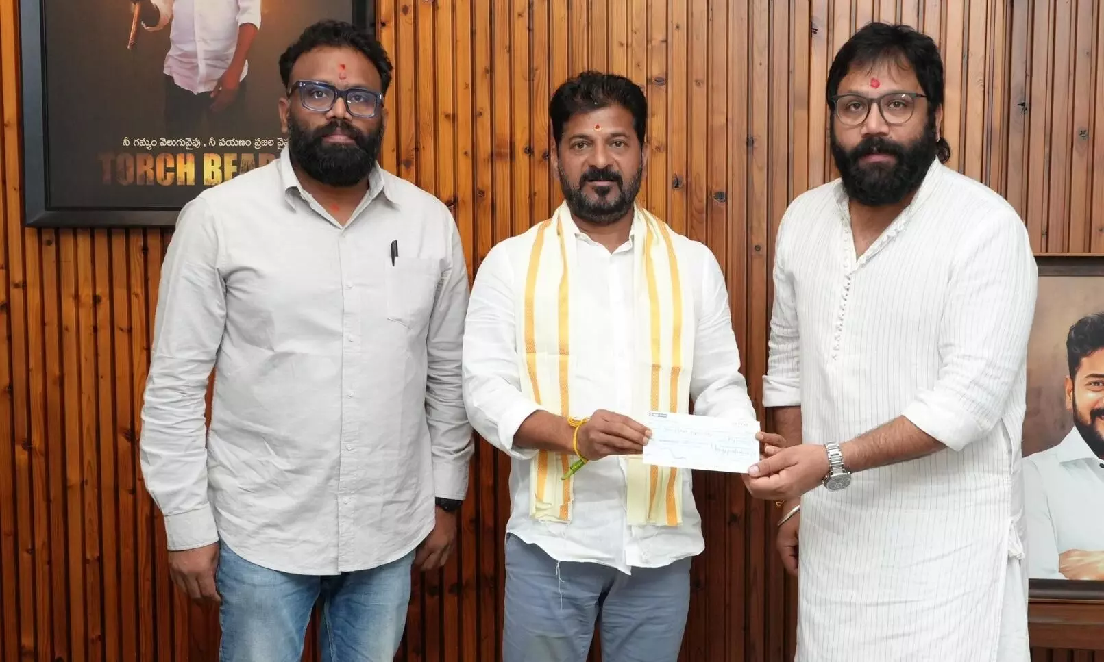 సీఎం ను కలిసిన సందీప్ రెడ్డి సీఎం ను కలిసిన సందీప్ రెడ్డి
