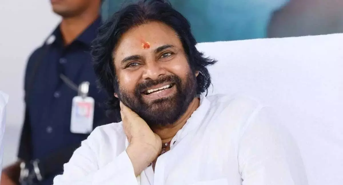 కొత్త ప్రాజెక్ట్ కు కమిట్ అయిన పవన్ కళ్యాణ్? కొత్త ప్రాజెక్ట్ కు కమిట్ అయిన పవన్ కళ్యాణ్?
