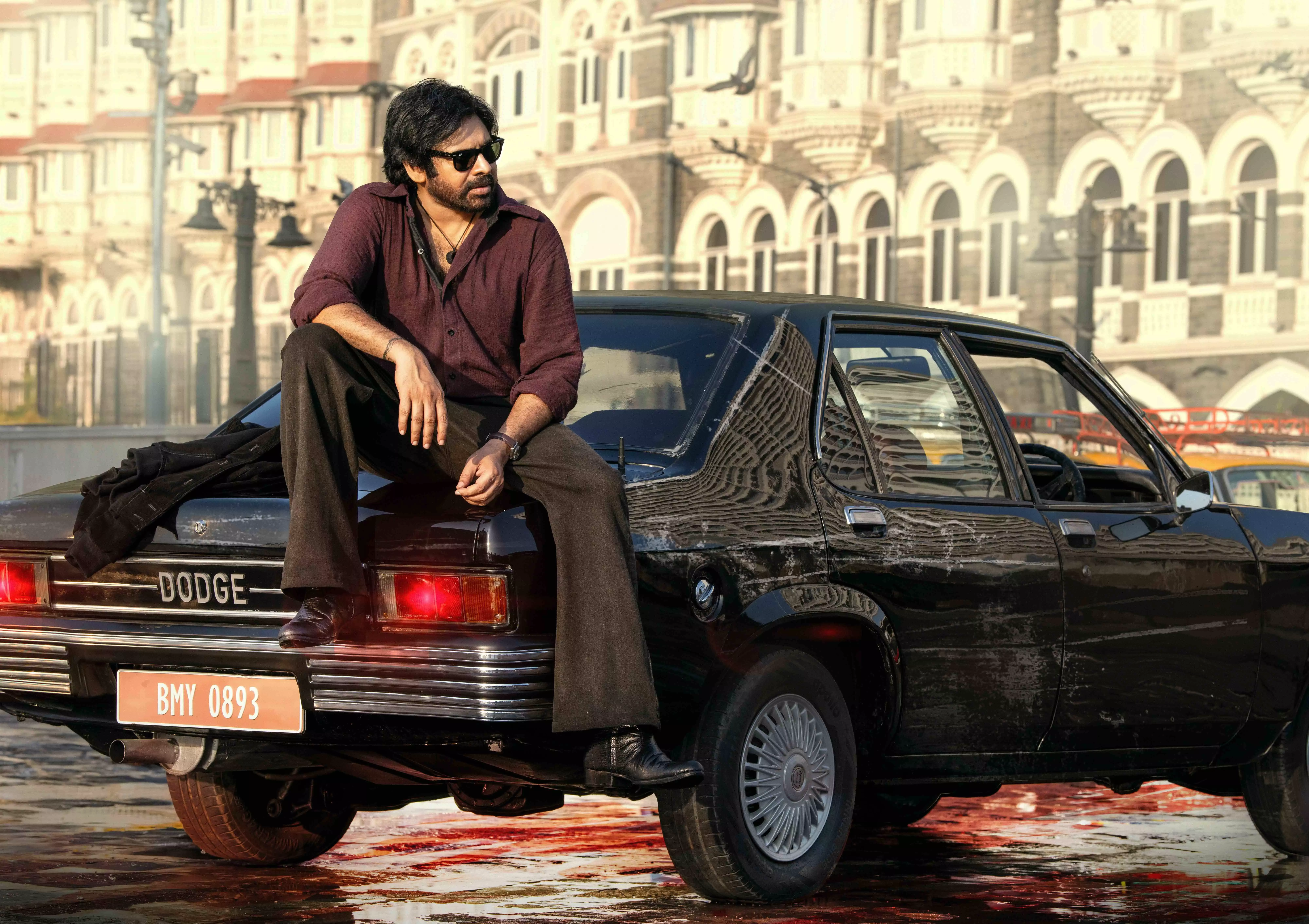 వామ్మో... ‘ఓజీ’ టికెట్ ఒక్కటీ 5 లక్షలా? వామ్మో... ‘ఓజీ’ టికెట్ ఒక్కటీ 5 లక్షలా?
