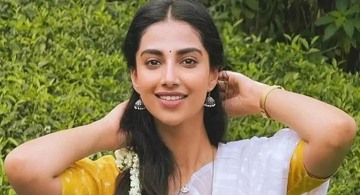 Meenakshi Chaudhary into Bollywood? Meenakshi Chaudhary into Bollywood?