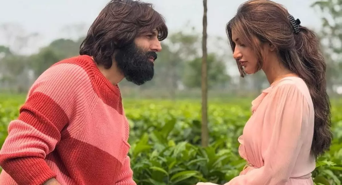 కార్తీక్-శ్రీలీల ప్రేమాయణం? కార్తీక్-శ్రీలీల ప్రేమాయణం?