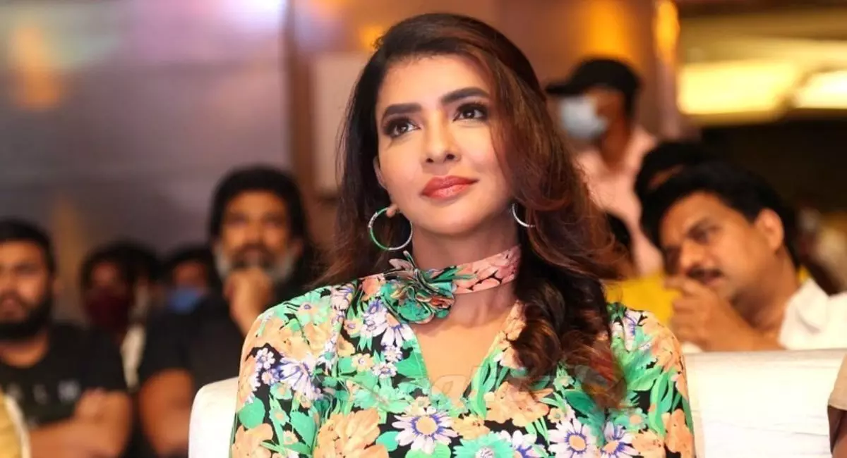 మీడియా తీరుతో బాధపడ్డాను – మంచు లక్ష్మి మీడియా తీరుతో బాధపడ్డాను – మంచు లక్ష్మి