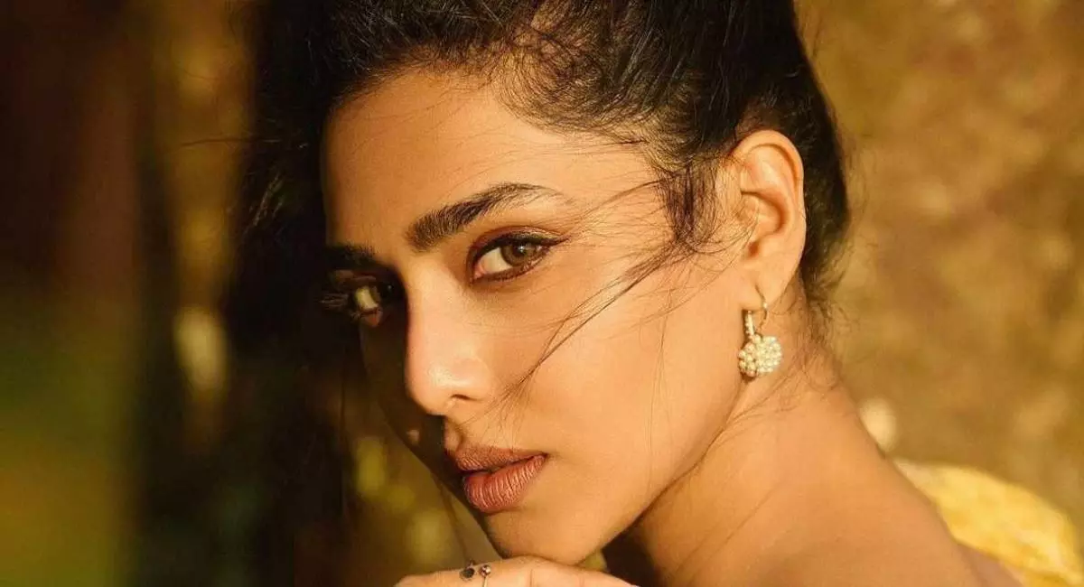 సోషల్ మీడియా ఖాతాల్ని డీయాక్టివేట్ చేసింది సోషల్ మీడియా ఖాతాల్ని డీయాక్టివేట్ చేసింది